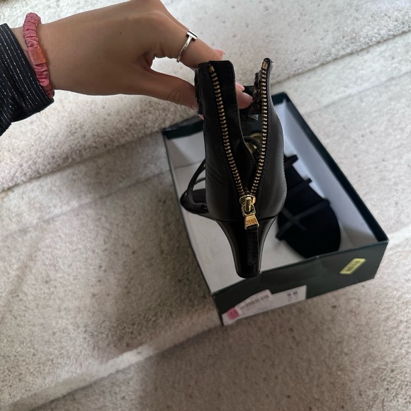 Lauren Ralph Lauren black sandals with small heel size 9 - Picture 3 of 5